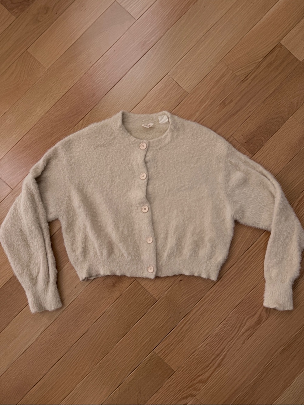 Levis fuzzy knit cropped cardigan sweater in cream off-white